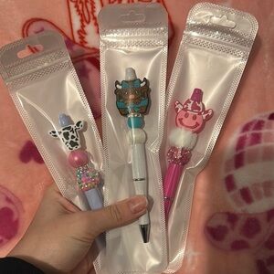 cow themed pen set